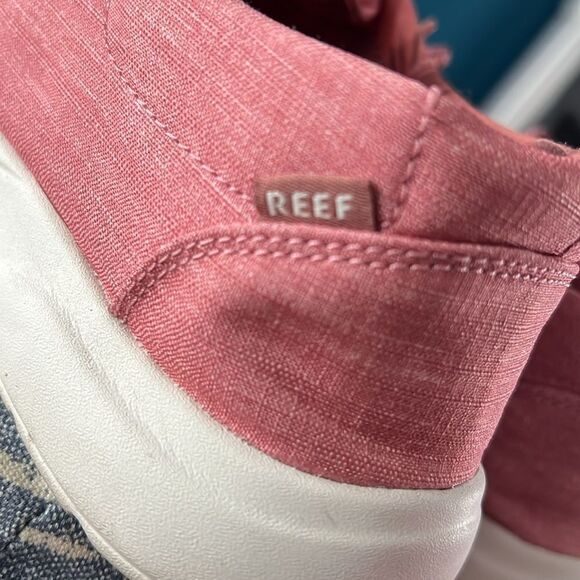 Reef Women’s Pink Cushion Coast Shoes - Picture 8 of 8